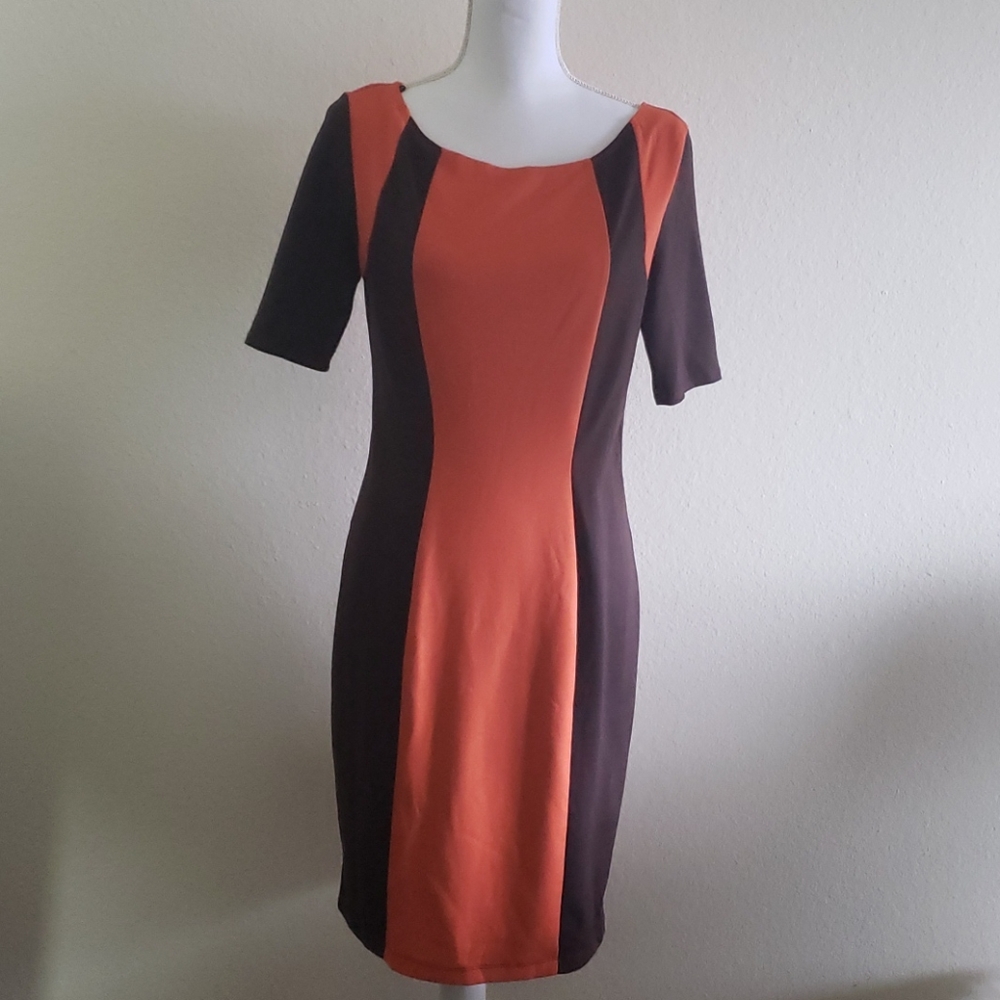 WOMEN'S SHORT SLEEVE MIDI DRESS